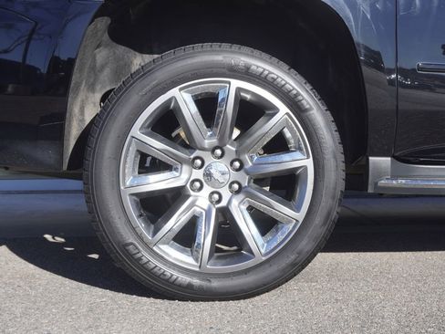 Used 2017 Chevrolet Suburban Premier image 36