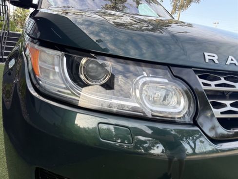 Used 2016 Land Rover Range Rover Sport SE AWD/4WD image 9