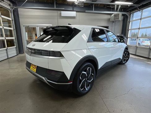 Used 2024 Hyundai Ioniq 5 SE image 5