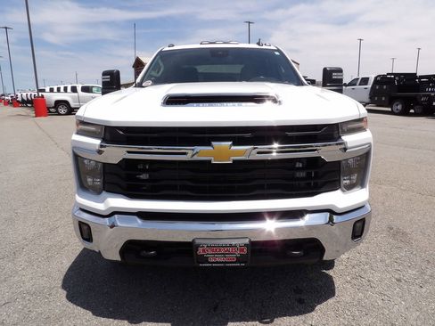 Used 2024 Chevrolet Silverado 3500 LT w/ Convenience Package AWD/4WD image 12