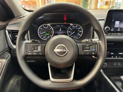 Used 2022 Nissan Rogue SV image 8