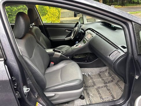 Used 2015 Toyota Prius Four FWD image 24