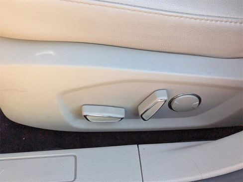 Used 2019 Ford Fusion SEL image 21