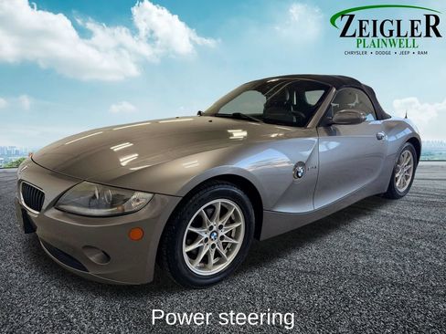 Used 2005 BMW Z4 2.5i RWD image 2