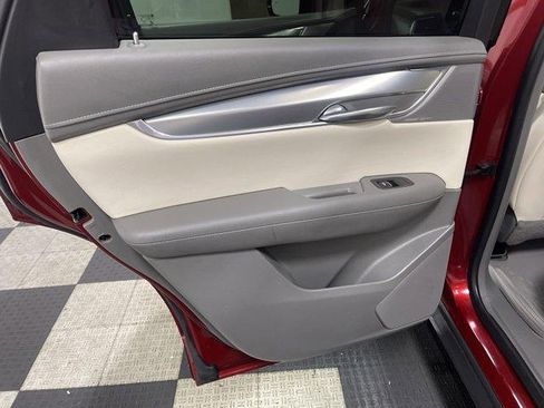 Used 2021 Cadillac XT5 Premium Luxury FWD image 12