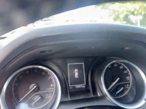 Used 2020 Toyota Camry SE FWD image 8