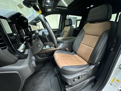 Certified 2024 Chevrolet Silverado 1500 High Country w/ High Country Premium Package AWD/4WD image 28