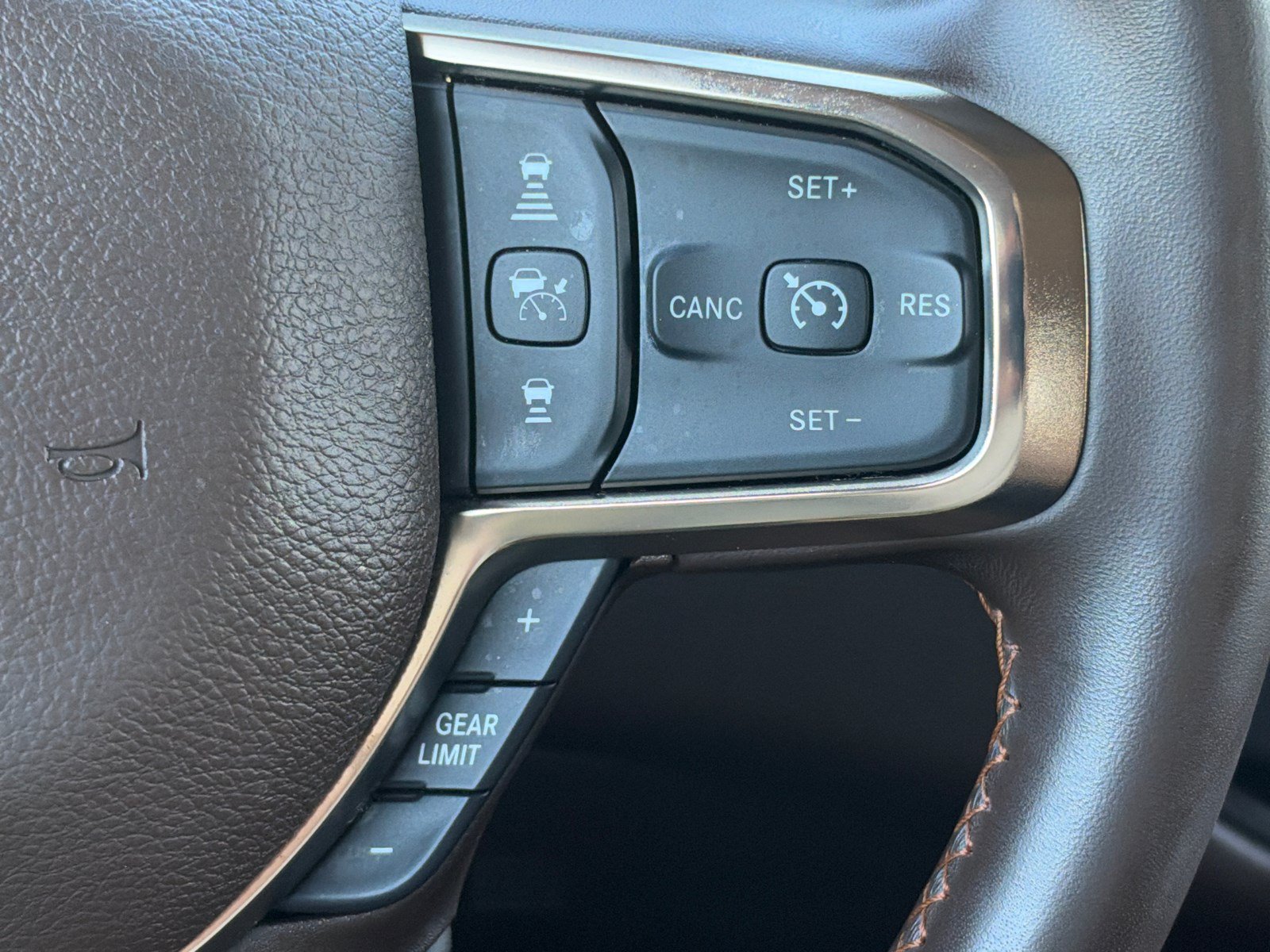 Used 2025 RAM 2500 Limited AWD/4WD image 28