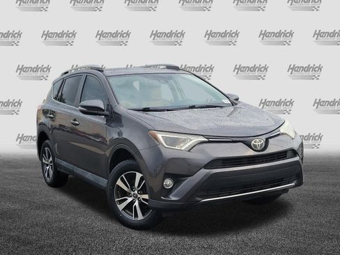 Used 2018 Toyota RAV4 XLE FWD image 2