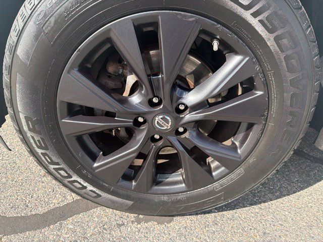 Used 2018 Nissan Murano SV w/ Premium Package AWD/4WD image 9