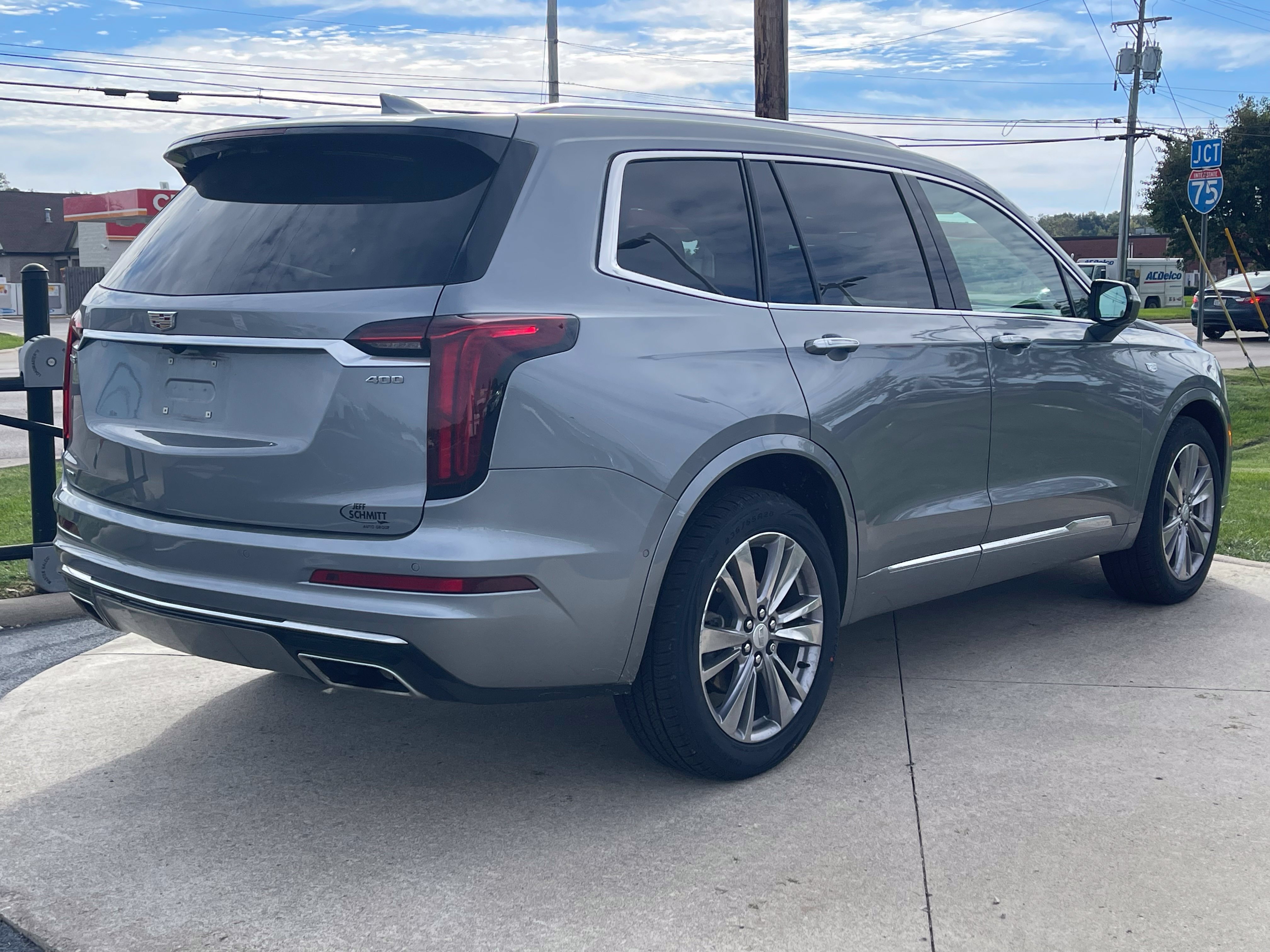 Used 2024 Cadillac XT6 Premium Luxury w/ Platinum Package AWD/4WD image 7