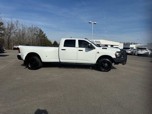 Used 2024 RAM 3500 Tradesman AWD/4WD image 3