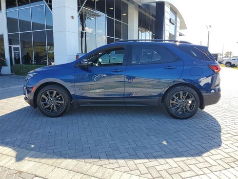 Certified 2022 Chevrolet Equinox RS w/ Infotainment Package image 7