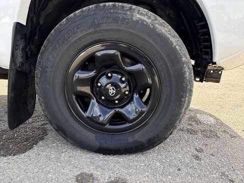 Used 2013 Toyota Tacoma 4x4 Access Cab V6 w/ SR5 Pkg image 38