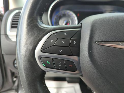 Used 2019 Chrysler 300 Limited RWD image 38