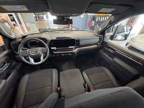 Used 2025 GMC Sierra 2500 SLE w/ SLE Value Package; AWD/4WD image 15
