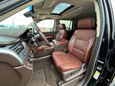 Used 2018 Chevrolet Tahoe Premier w/ RST 6.2L Performance Edition AWD/4WD image 28