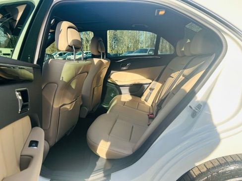 Used 2010 Mercedes-Benz E 350 Sedan image 26