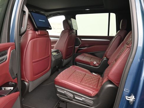 New 2026 Cadillac Escalade ESV Sport image 10