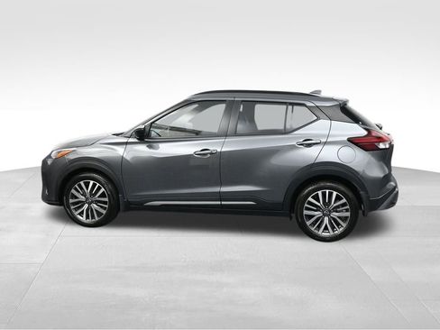 Used 2023 Nissan Kicks SR w/ SR Premium Package image 8