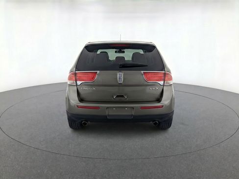 Used 2012 Lincoln MKX FWD image 7