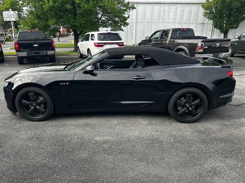 Used 2020 Chevrolet Camaro LT1 RWD image 9