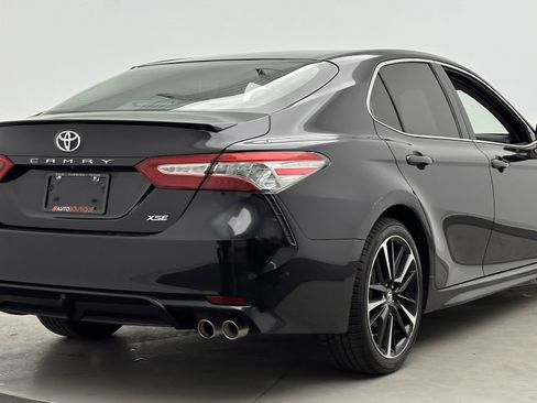 Used 2018 Toyota Camry XSE image 7