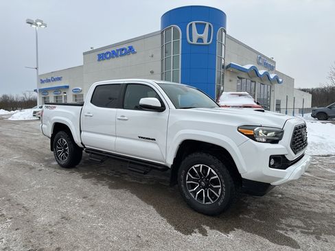 Used 2023 Toyota Tacoma TRD Sport image 1