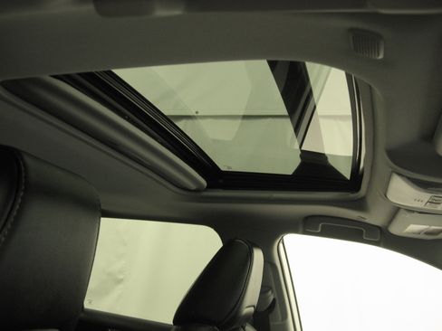 Used 2023 Toyota RAV4 XLE Premium image 3