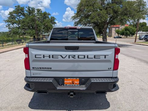 Used 2024 Chevrolet Silverado 1500 LT Trail Boss w/ Convenience Package II image 4