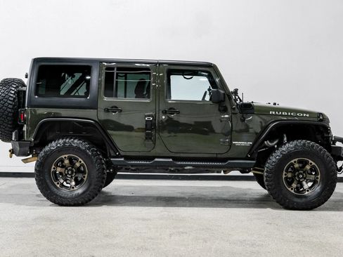 Used 2015 Jeep Wrangler Unlimited Rubicon w/ Connectivity Group AWD/4WD image 5
