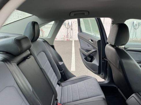 Used 2025 Volkswagen Jetta SE image 35