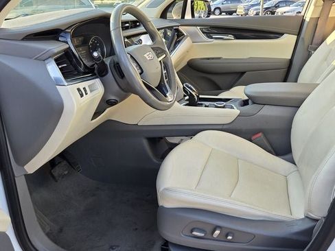 Used 2024 Cadillac XT6 Premium Luxury AWD/4WD image 14