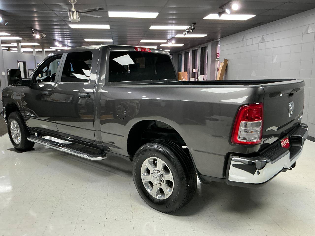 Used 2024 RAM 2500 Big Horn AWD/4WD image 4
