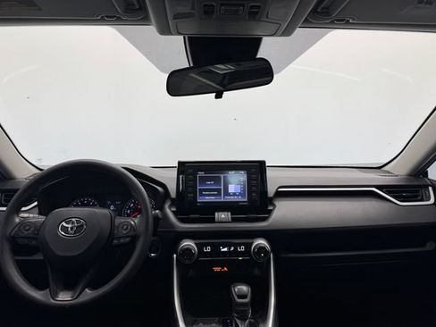 Used 2020 Toyota RAV4 XLE w/ Convenience Package FWD image 6