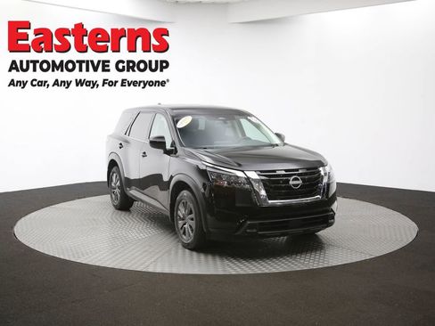 Used 2024 Nissan Pathfinder S image 51