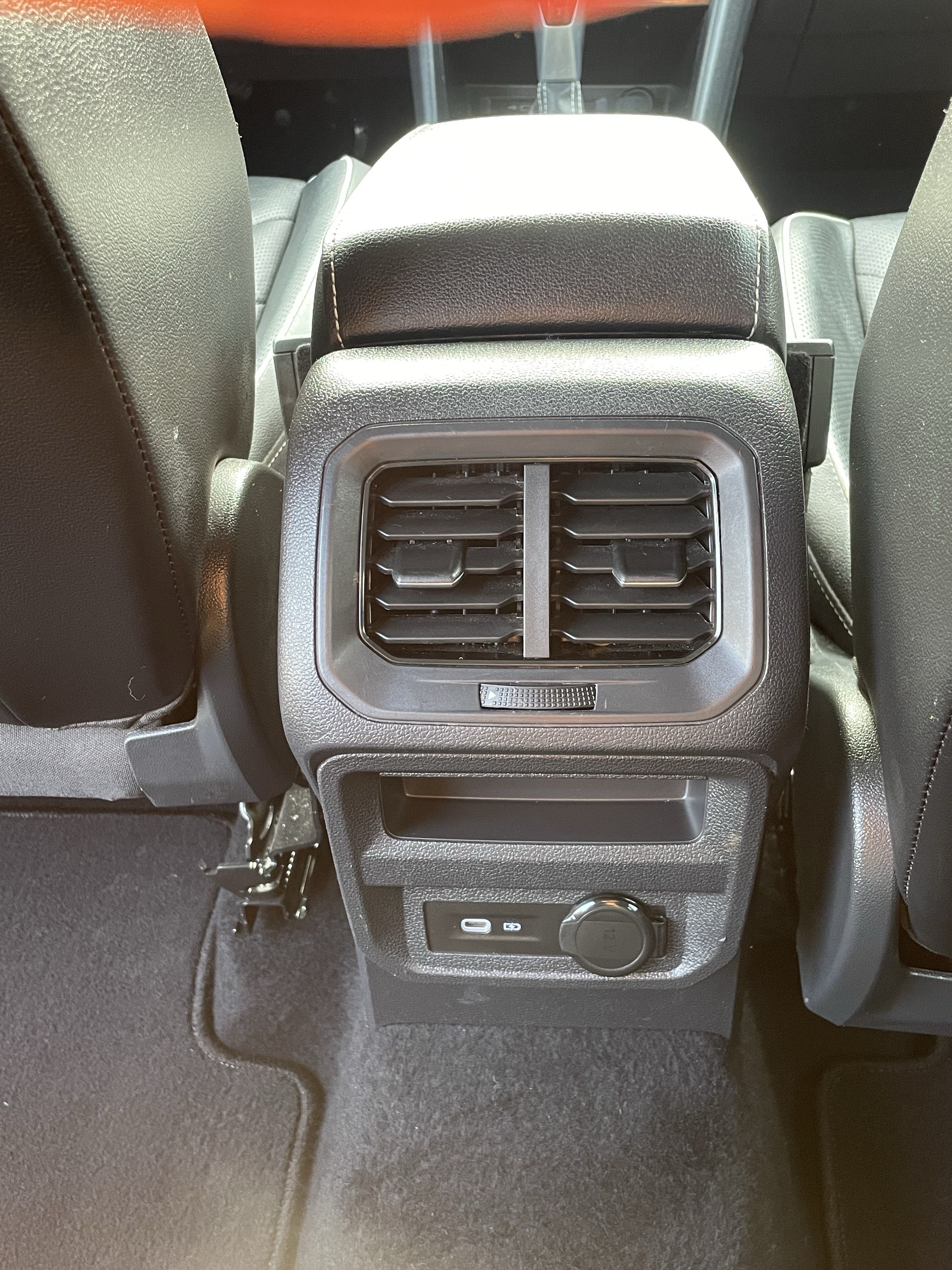 Used 2022 Volkswagen Tiguan SEL R-Line AWD/4WD image 19