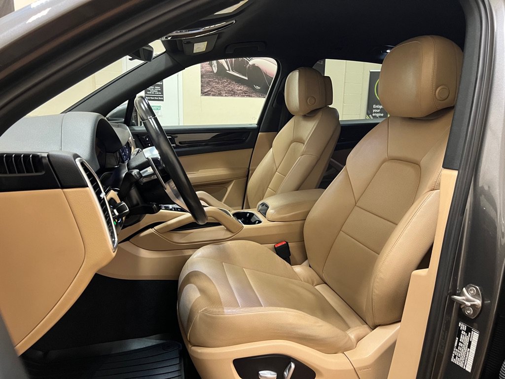 Used 2020 Porsche Cayenne AWD/4WD image 18