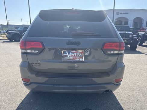 Used 2021 Jeep Grand Cherokee Laredo X AWD/4WD image 6