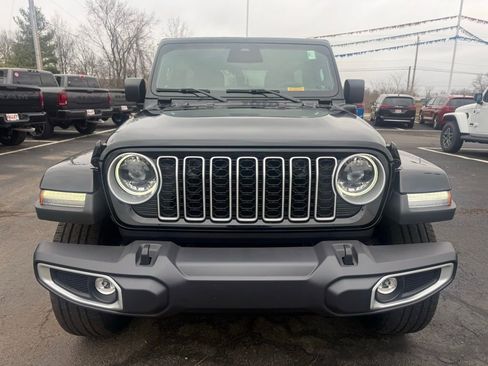 Used 2025 Jeep Wrangler Unlimited Sahara image 8