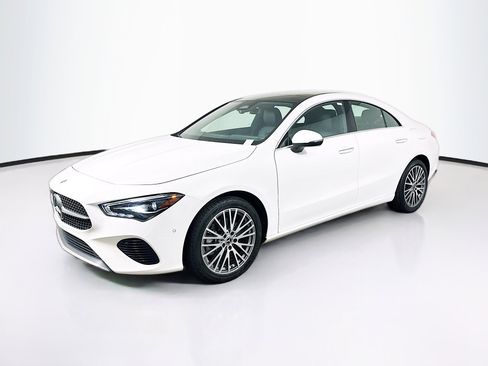 Used 2025 Mercedes-Benz CLA 250 image 3