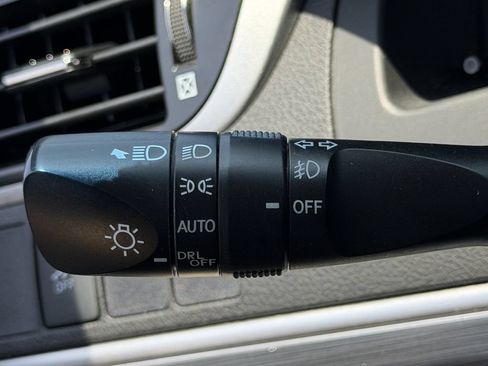 Used 2012 Toyota Camry XLE w/ Convenience Pkg FWD image 23