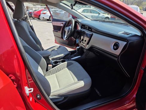 Used 2017 Toyota Corolla LE image 21