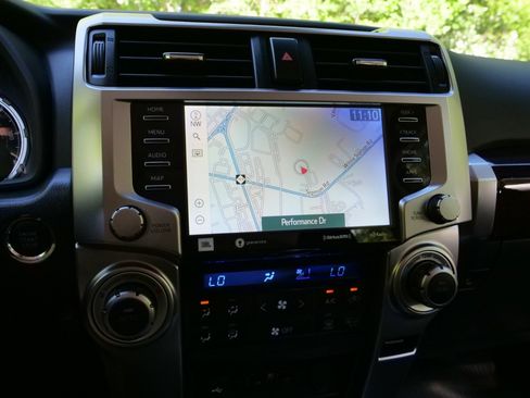 Used 2023 Toyota 4Runner Limited AWD/4WD image 9