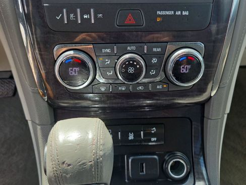 Used 2017 Buick Enclave Convenience FWD image 21