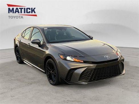 New 2026 Toyota Camry SE image 1