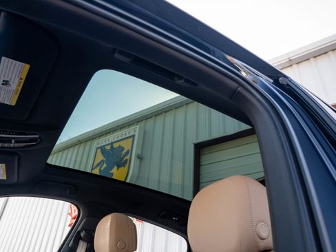 Certified 2023 Porsche Cayenne Platinum Edition image 42