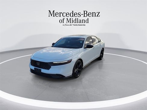 Used 2023 Honda Accord Sport image 3