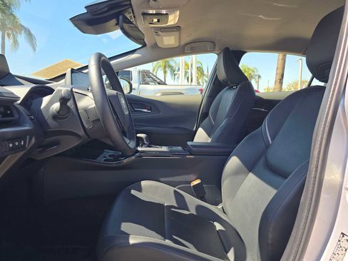Used 2025 Toyota Prius XLE FWD image 22