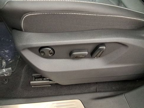 Certified 2026 Volkswagen Atlas SE w/ Panoramic Sunroof Package FWD image 19